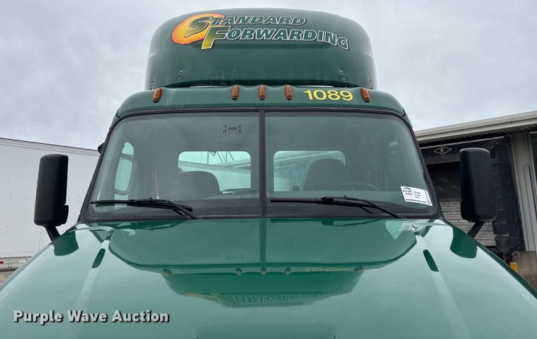 image for item FG1038 2017 Freightliner Cascadia 125 semi truck