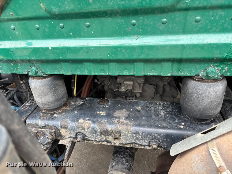 image for item FG1038 2017 Freightliner Cascadia 125 semi truck