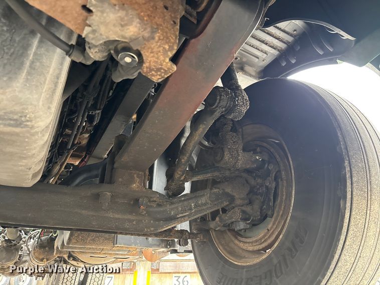 image for item FG1038 2017 Freightliner Cascadia 125 semi truck