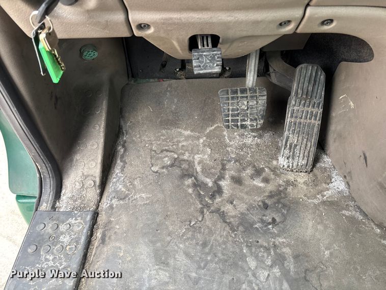 image for item FG1038 2017 Freightliner Cascadia 125 semi truck