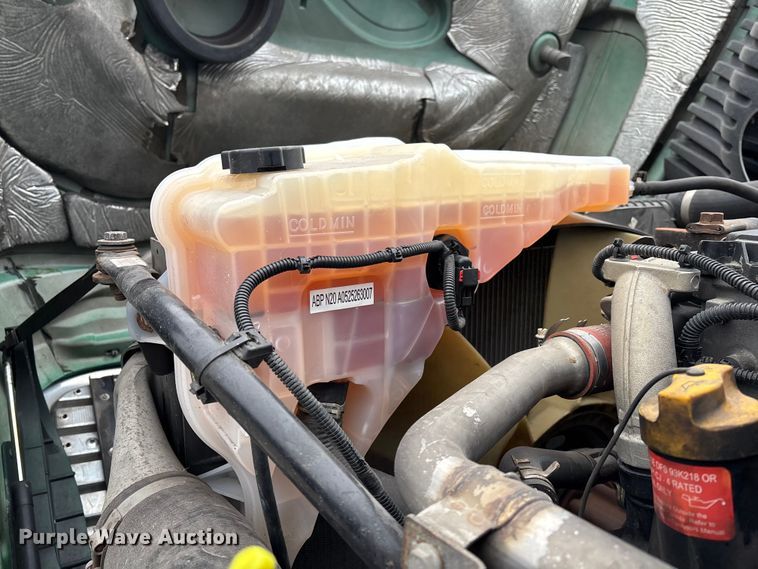 image for item FG1038 2017 Freightliner Cascadia 125 semi truck