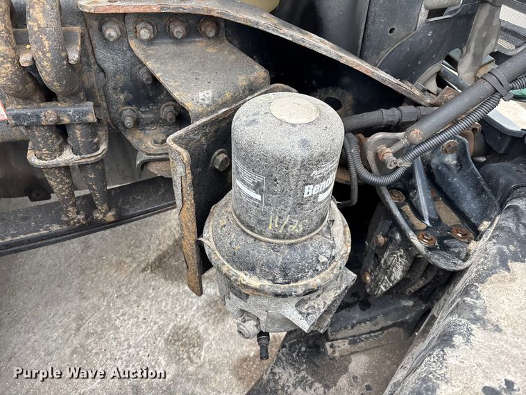 image for item FG1038 2017 Freightliner Cascadia 125 semi truck