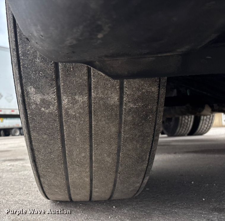 image for item FG1038 2017 Freightliner Cascadia 125 semi truck