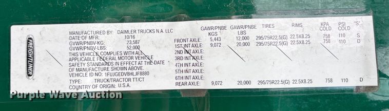 image for item FG1038 2017 Freightliner Cascadia 125 semi truck