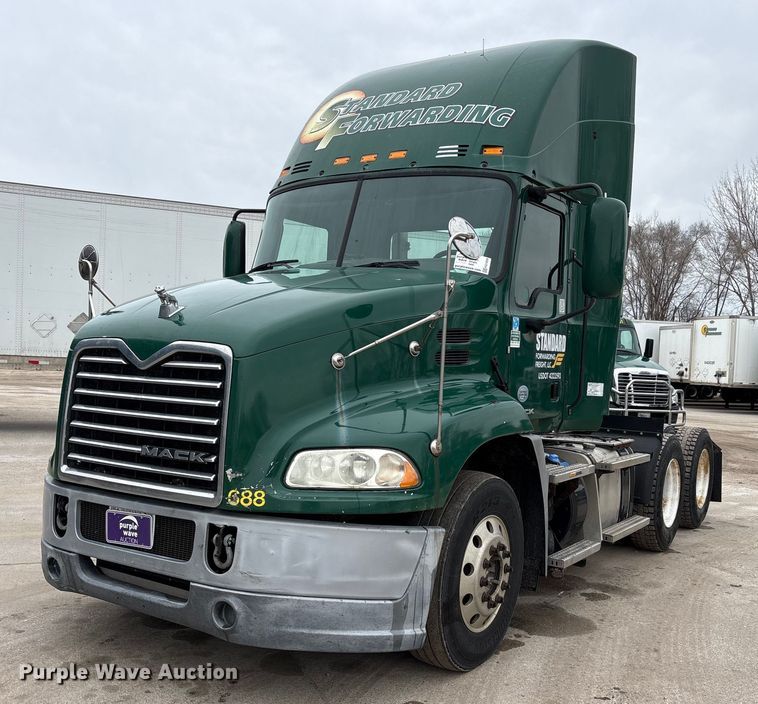 image for item FG1039 2016 Mack CXU613 semi truck