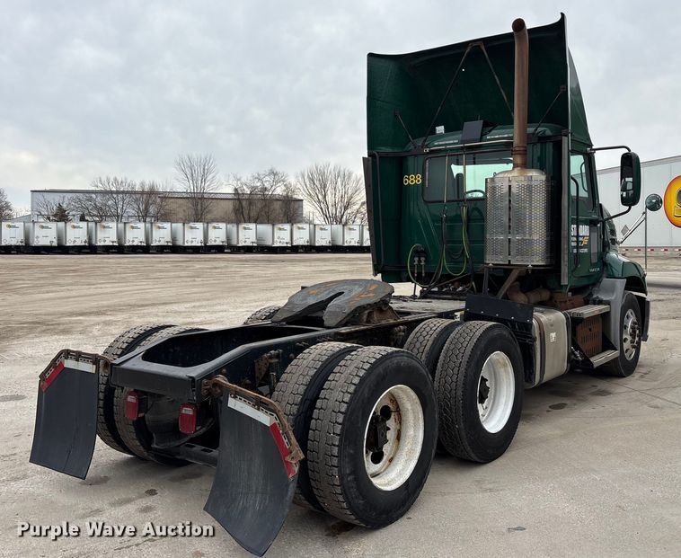 image for item FG1039 2016 Mack CXU613 semi truck