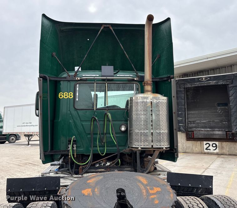 image for item FG1039 2016 Mack CXU613 semi truck