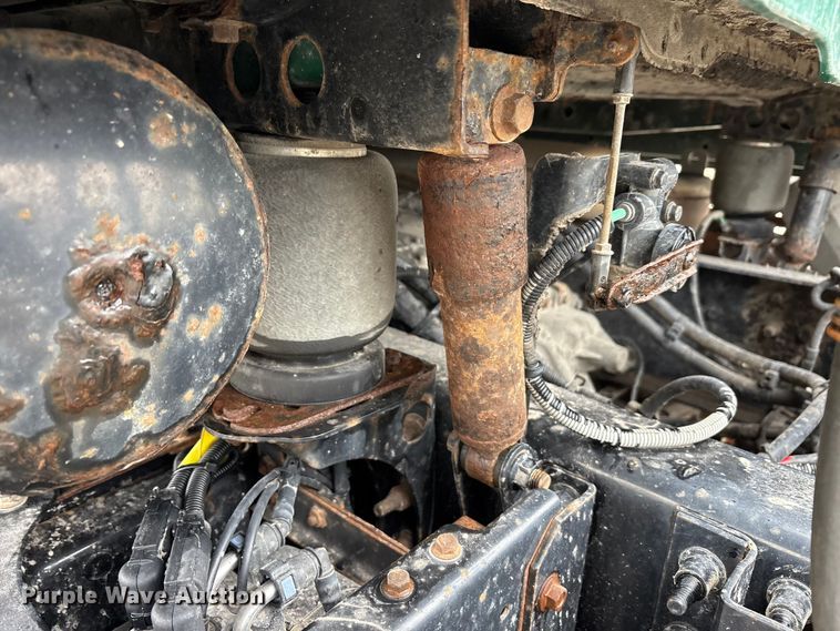 image for item FG1039 2016 Mack CXU613 semi truck