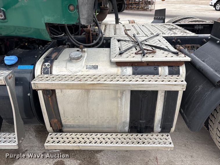 image for item FG1039 2016 Mack CXU613 semi truck