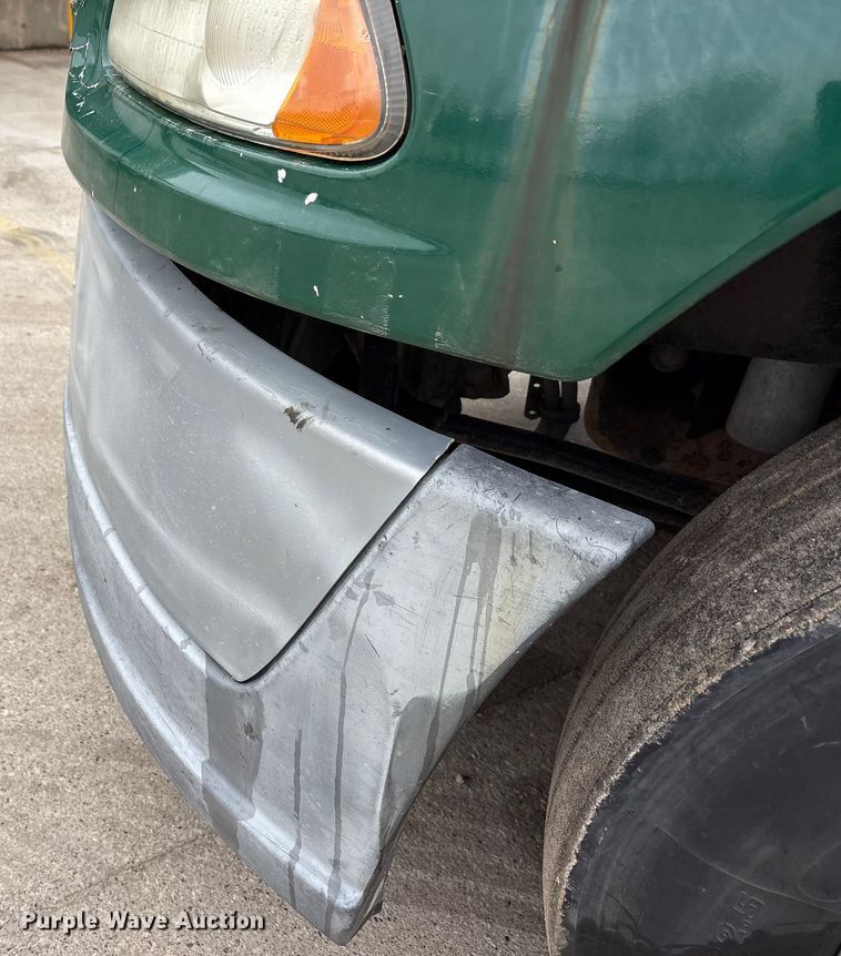 image for item FG1039 2016 Mack CXU613 semi truck