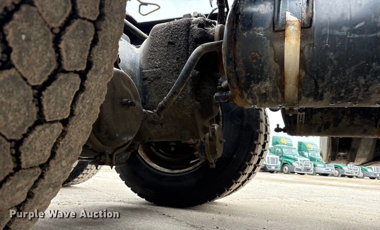 image for item FG1039 2016 Mack CXU613 semi truck