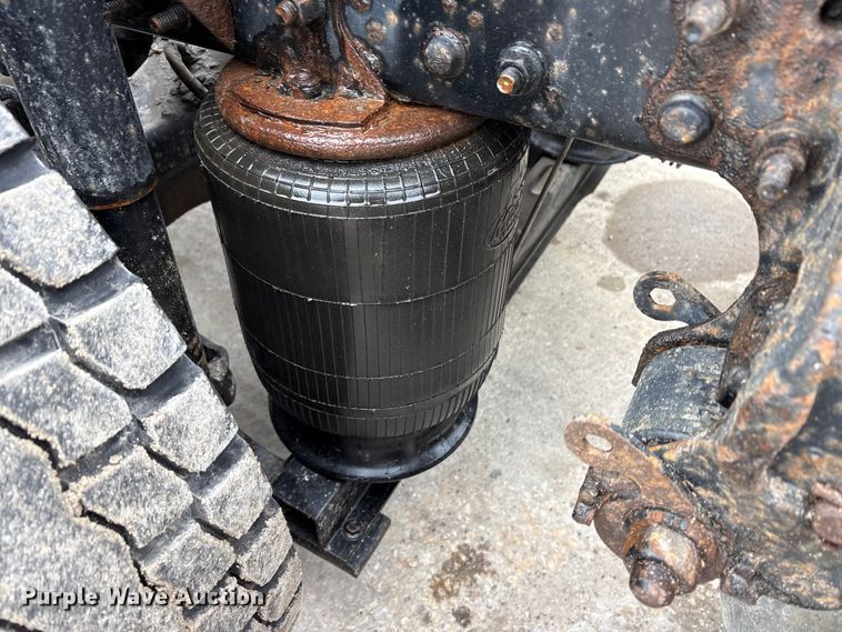 image for item FG1039 2016 Mack CXU613 semi truck