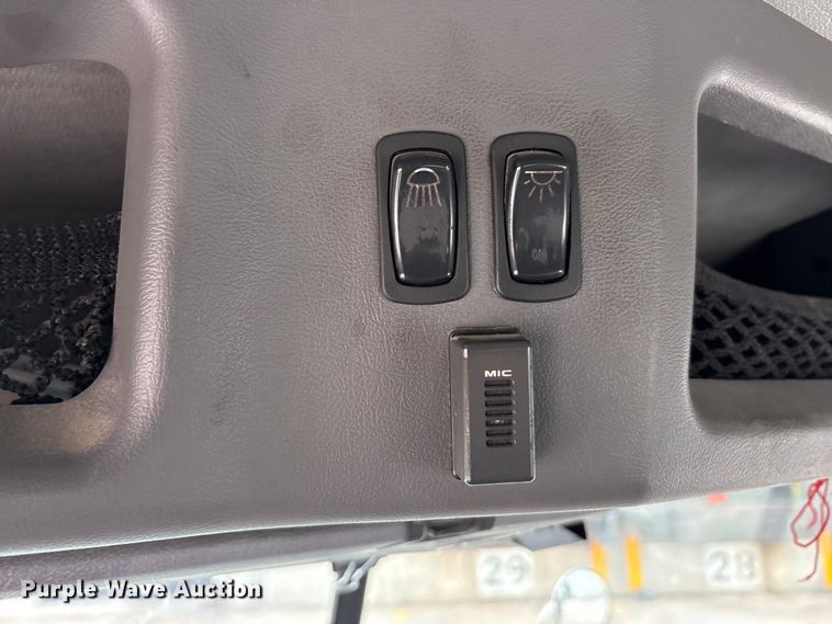 image for item FG1039 2016 Mack CXU613 semi truck