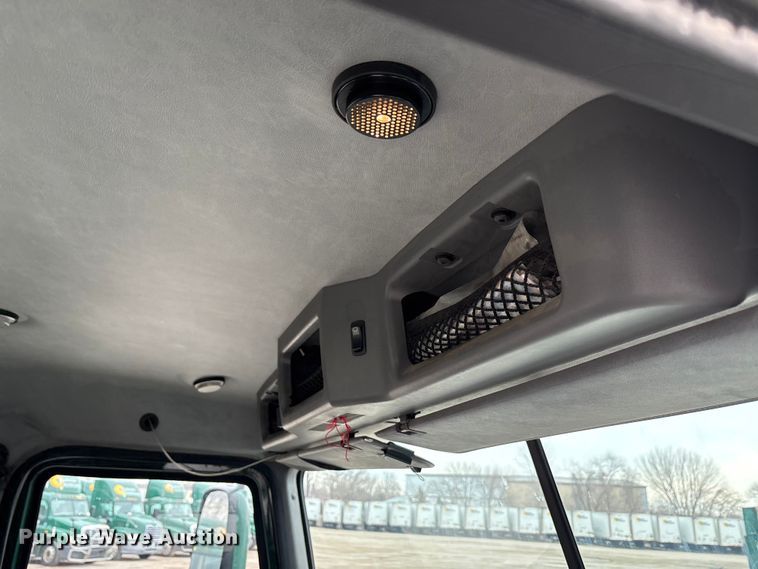 image for item FG1039 2016 Mack CXU613 semi truck