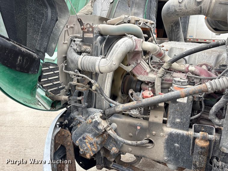 image for item FG1039 2016 Mack CXU613 semi truck