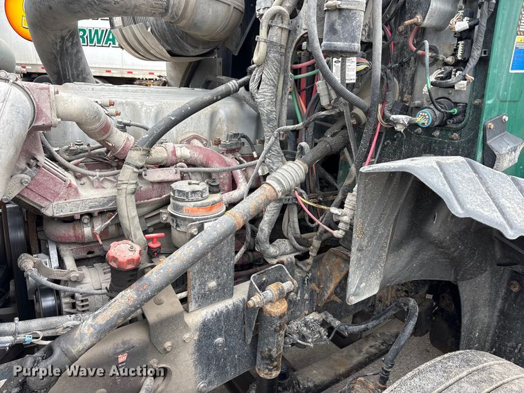 image for item FG1039 2016 Mack CXU613 semi truck