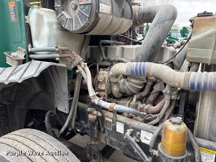 image for item FG1039 2016 Mack CXU613 semi truck