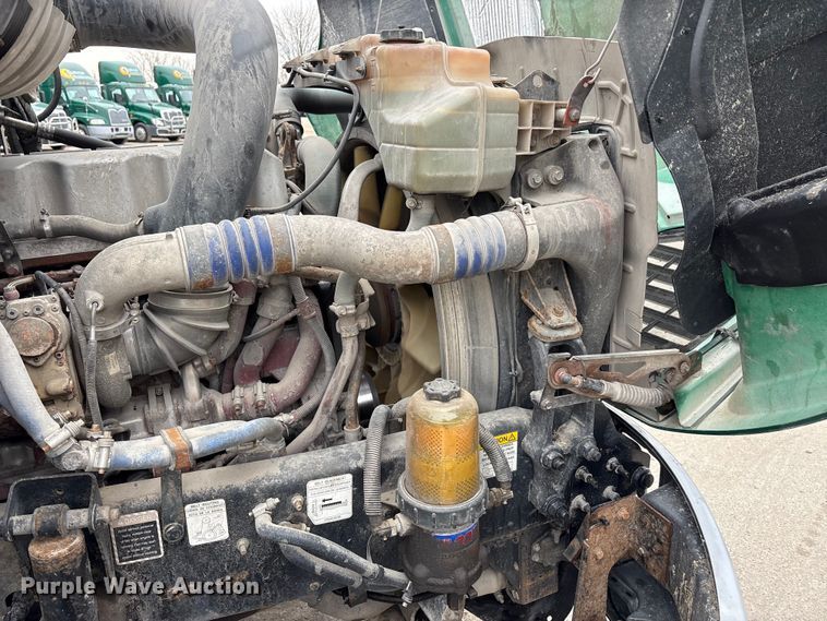 image for item FG1039 2016 Mack CXU613 semi truck