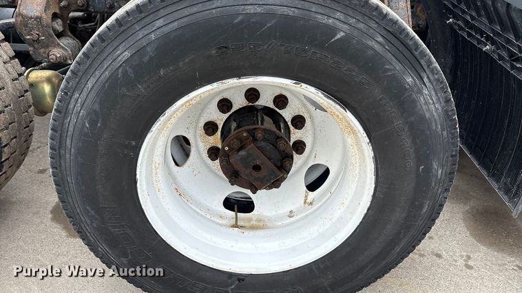 image for item FG1039 2016 Mack CXU613 semi truck