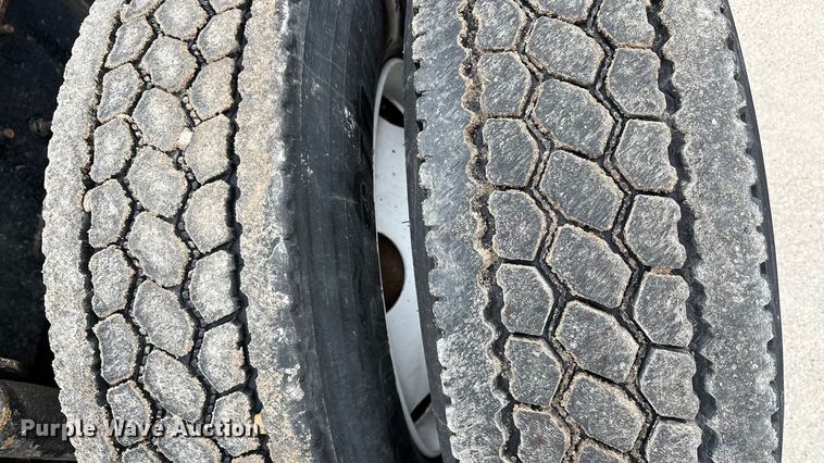 image for item FG1039 2016 Mack CXU613 semi truck