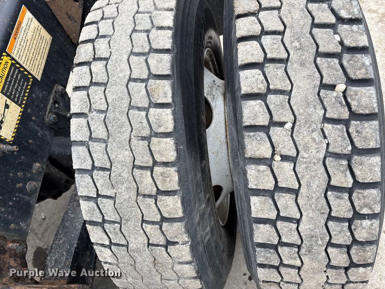 image for item FG1039 2016 Mack CXU613 semi truck