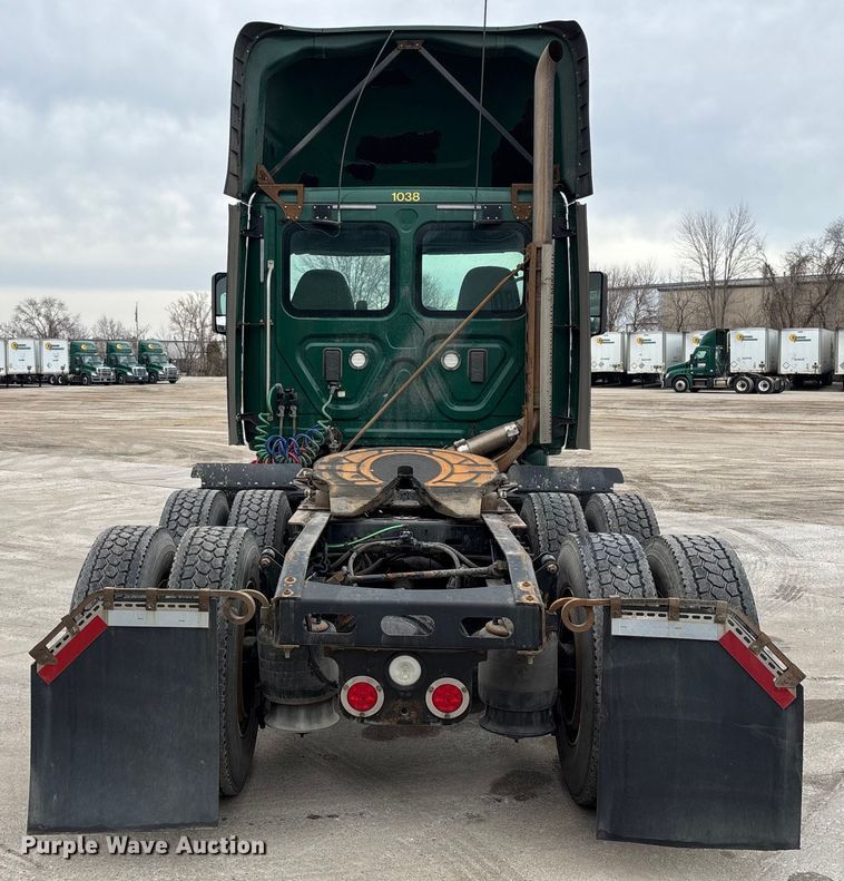 image for item FG1040 2017 Freightliner Cascadia 125 semi truck