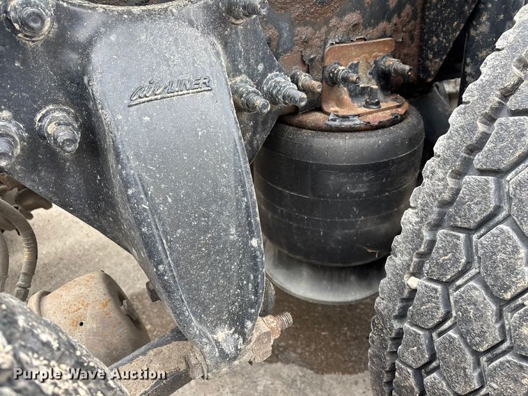 image for item FG1040 2017 Freightliner Cascadia 125 semi truck