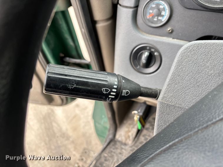 image for item FG1040 2017 Freightliner Cascadia 125 semi truck