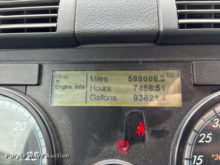 image for item FG1040 2017 Freightliner Cascadia 125 semi truck