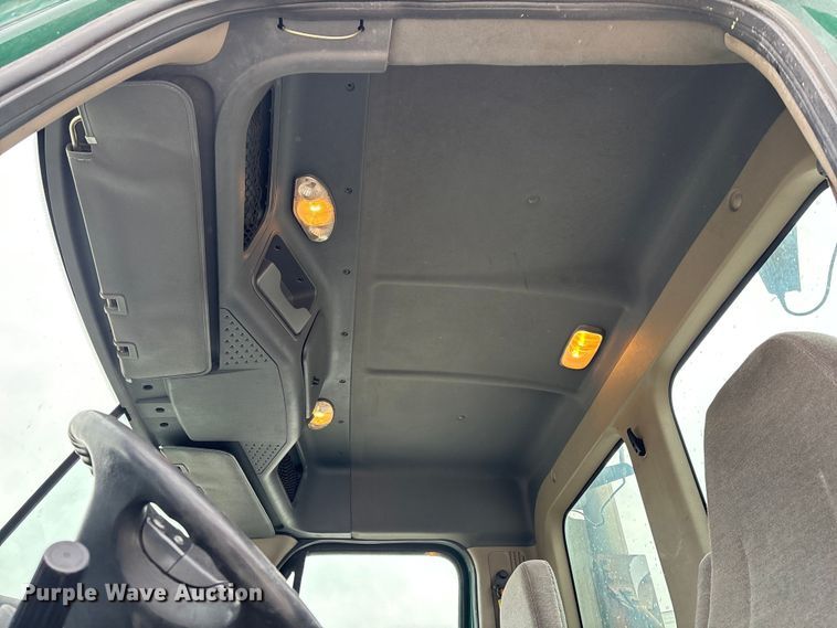 image for item FG1040 2017 Freightliner Cascadia 125 semi truck