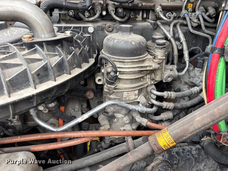 image for item FG1040 2017 Freightliner Cascadia 125 semi truck