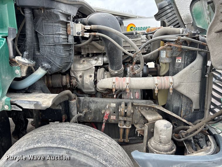 image for item FG1040 2017 Freightliner Cascadia 125 semi truck