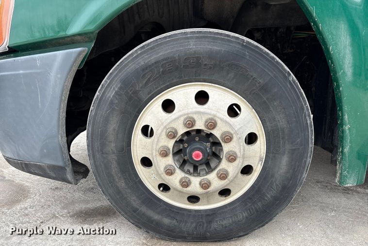 image for item FG1040 2017 Freightliner Cascadia 125 semi truck