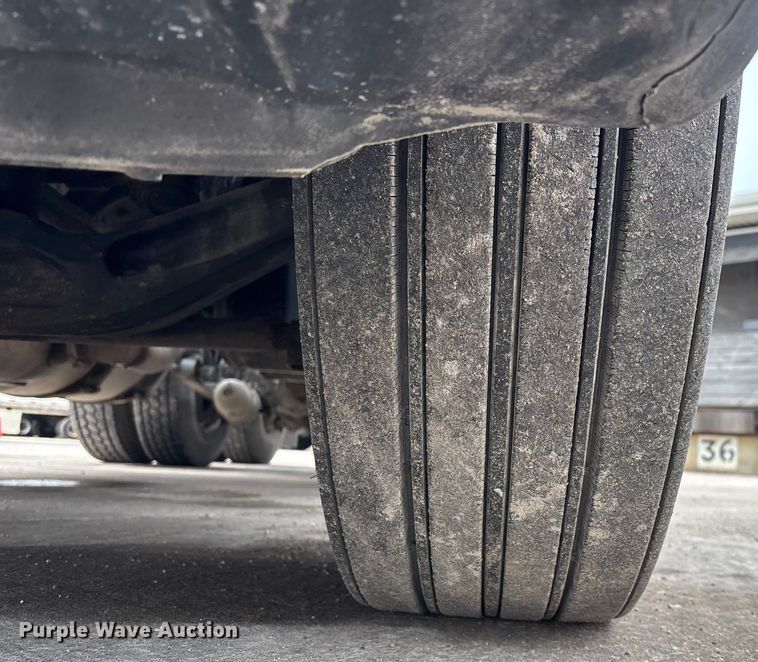 image for item FG1040 2017 Freightliner Cascadia 125 semi truck