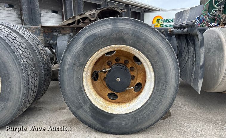 image for item FG1040 2017 Freightliner Cascadia 125 semi truck