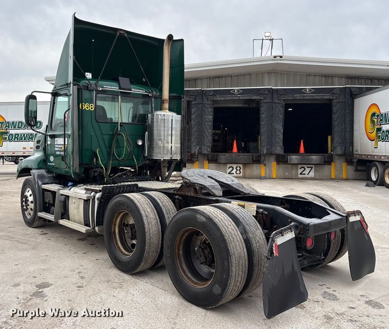 image for item FG1041 2016 Mack CXU613 semi truck