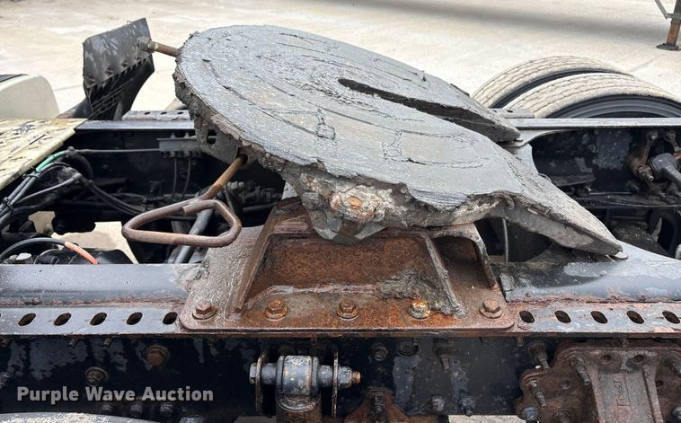 image for item FG1041 2016 Mack CXU613 semi truck