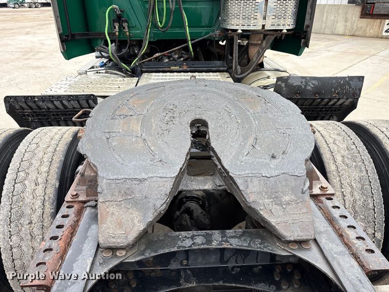 image for item FG1041 2016 Mack CXU613 semi truck