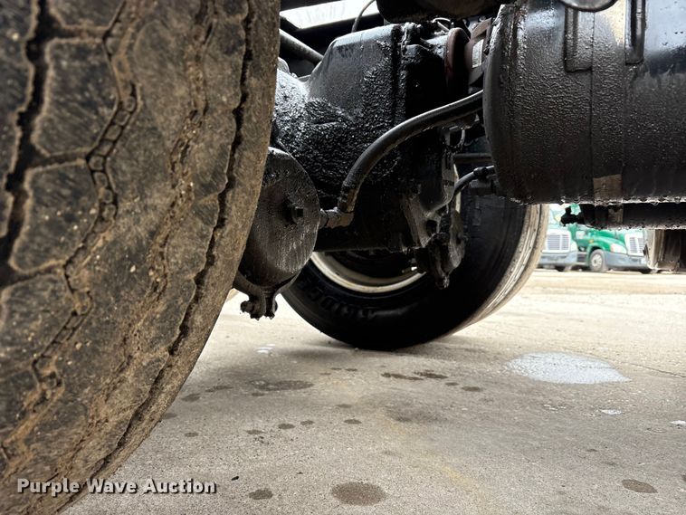 image for item FG1041 2016 Mack CXU613 semi truck