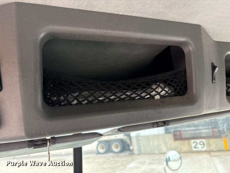 image for item FG1041 2016 Mack CXU613 semi truck