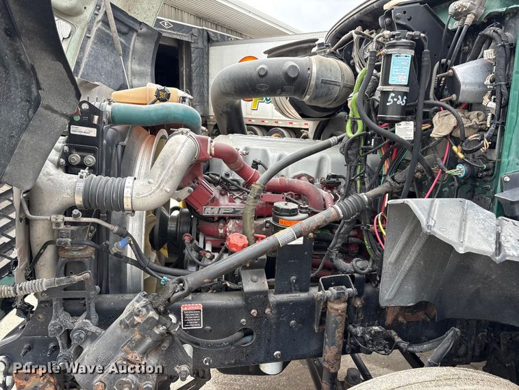 image for item FG1041 2016 Mack CXU613 semi truck