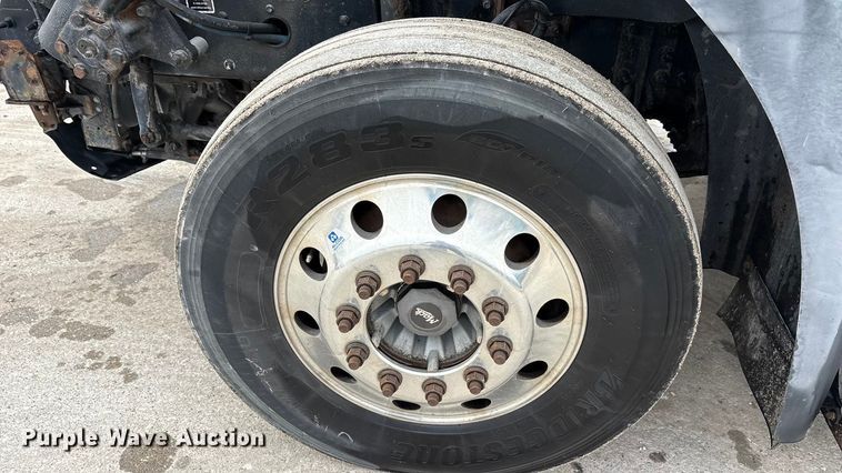 image for item FG1041 2016 Mack CXU613 semi truck