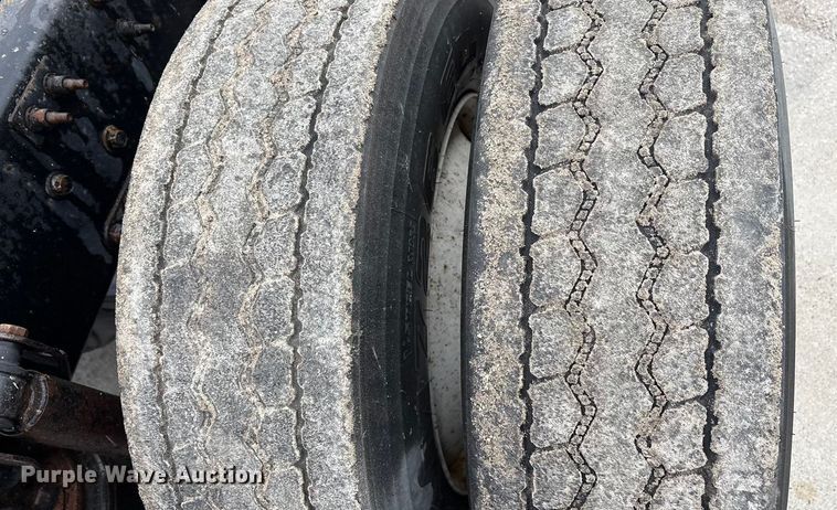 image for item FG1041 2016 Mack CXU613 semi truck