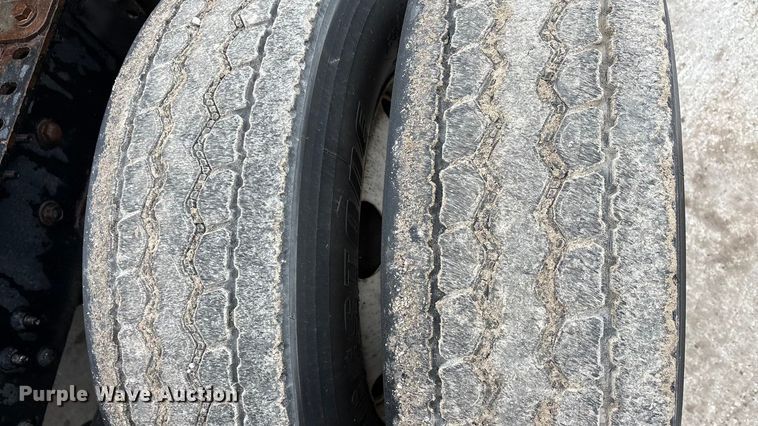 image for item FG1041 2016 Mack CXU613 semi truck