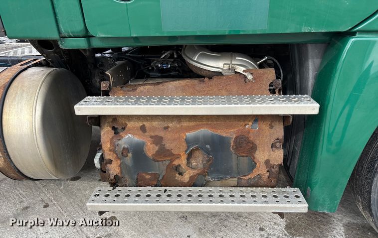 image for item FG1042 2017 Freightliner Cascadia 125 semi truck