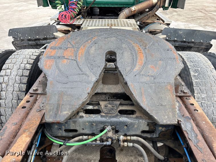 image for item FG1042 2017 Freightliner Cascadia 125 semi truck