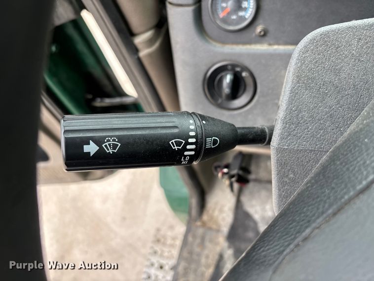 image for item FG1042 2017 Freightliner Cascadia 125 semi truck