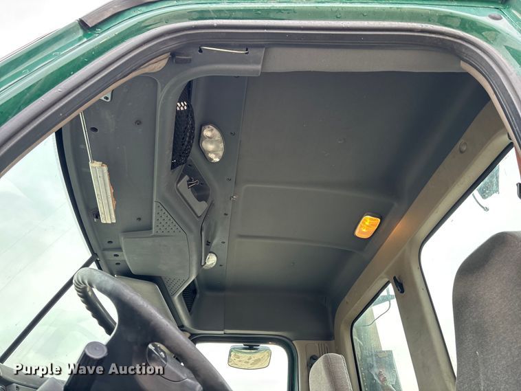 image for item FG1042 2017 Freightliner Cascadia 125 semi truck