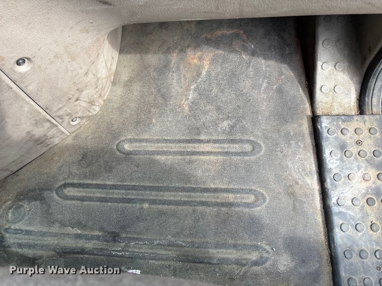 image for item FG1042 2017 Freightliner Cascadia 125 semi truck