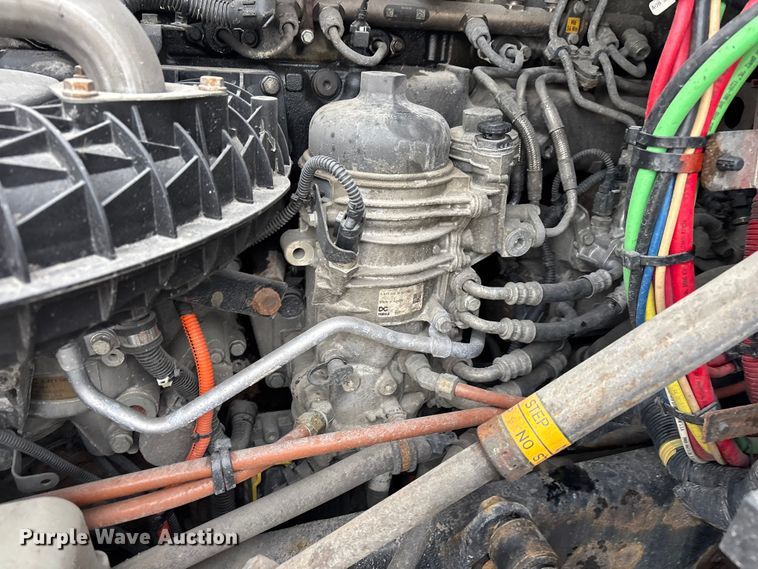 image for item FG1042 2017 Freightliner Cascadia 125 semi truck